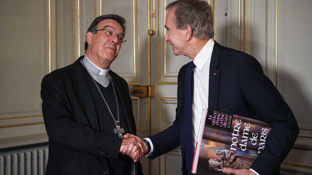 Restos du cœur : Comme pour Notre-Dame, le don de Bernard Arnault ne sera  pas défiscalisé