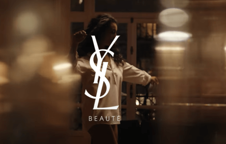 8 mars 2025 : Yves Saint Laurent Beauté a lancé une campagne engagée